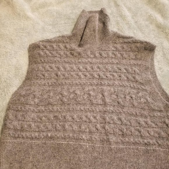 Old Navy Sweater Vest - Picture 4 of 4